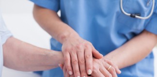 El Diario Hoy reconoce la labor de los sanitarios con un galardón